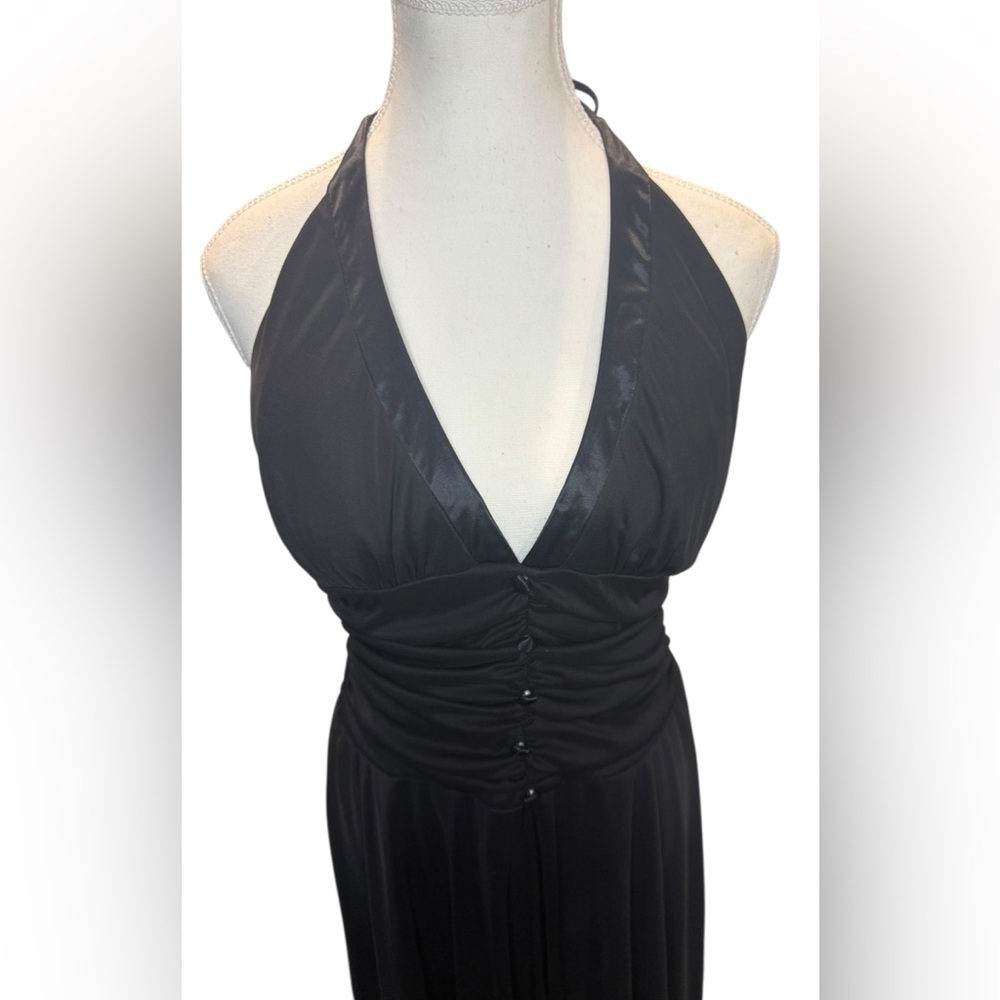 My Michelle Women’s Black Halter Dress Size XL Beautiful Waist Detailing